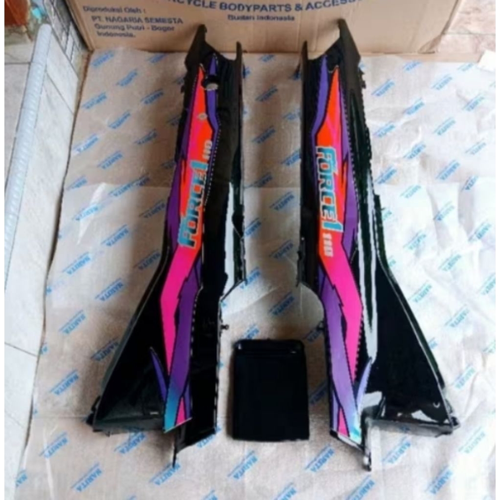 cover body belakang motor Yamaha Fiz Force one Force1 cripton sigma Warna HITAM Set striping