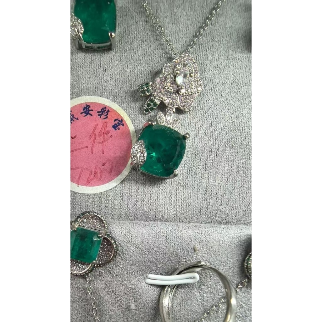 link 3 liontin 2pc gemstone 10crt