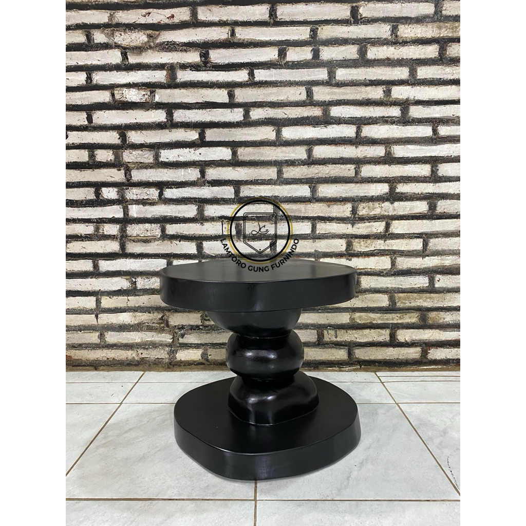 Stool Batu Lamtoro Gung Furnindo