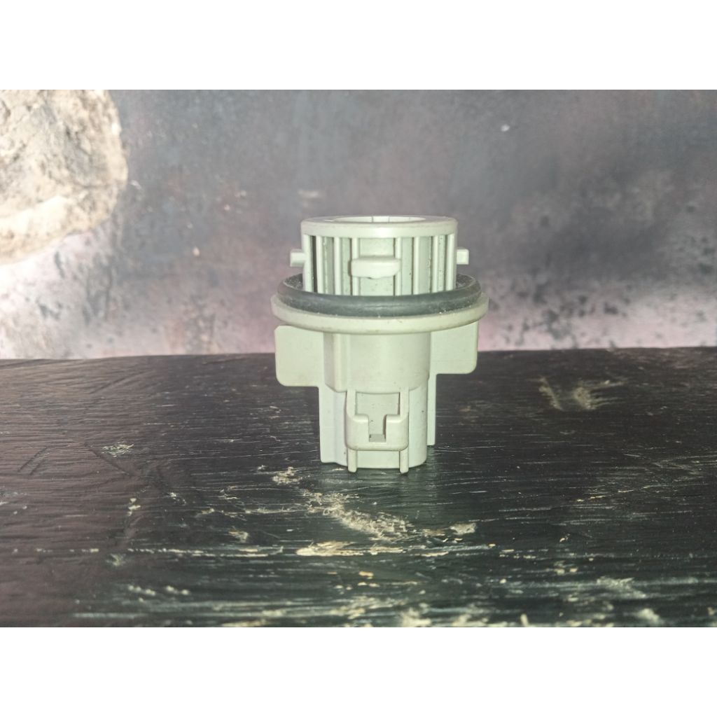 soket fitting lampu sein lampu depan x-over neo baleno ertiga yaris grand max innova 2004 2006 2008 