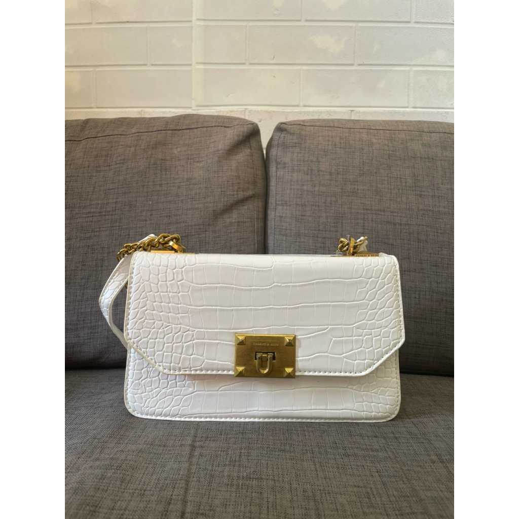 TAS CNK CHARLES N KEITH PUTIH CHAIN
