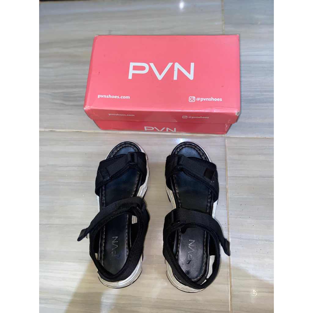 Preloved (PL) PVN Sandal Wanita