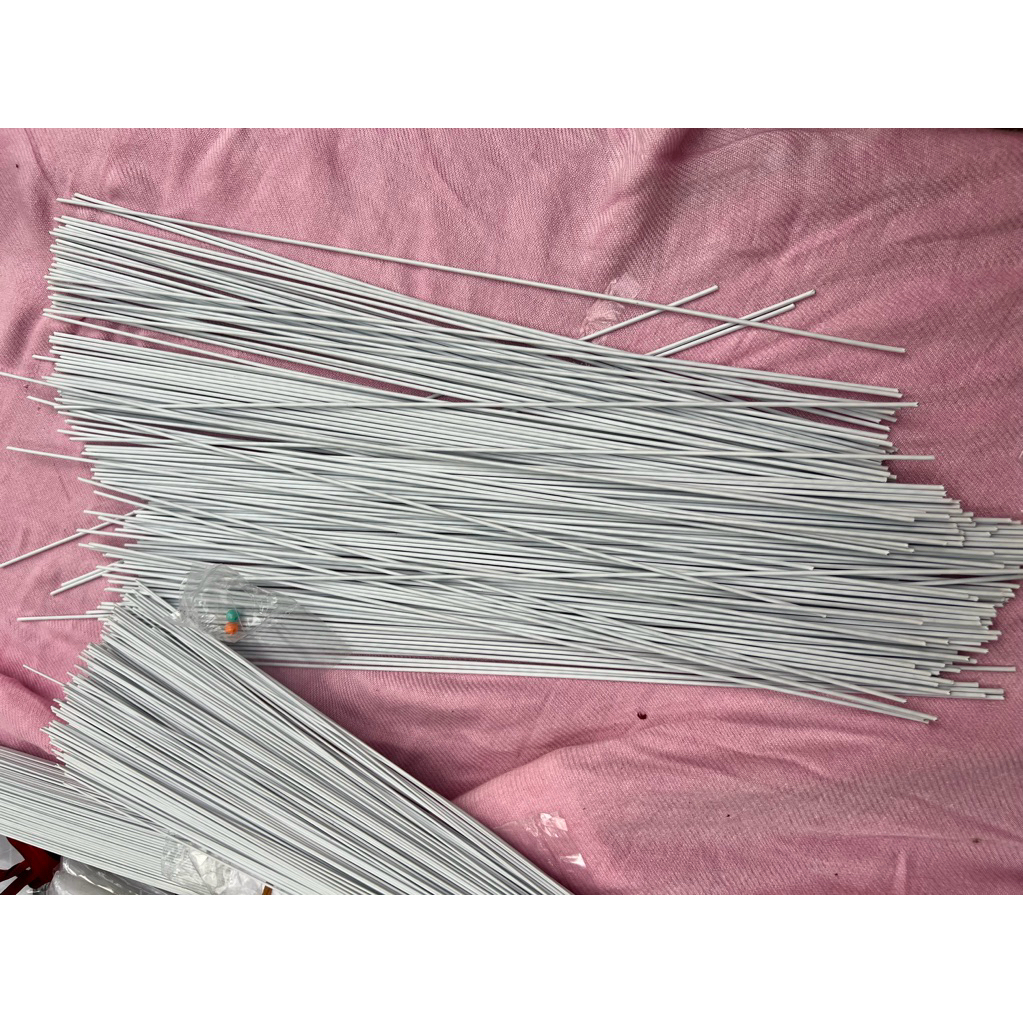 

KAWAT BATANG NOMOR 16 ( 25 pcs) / Kawat Tangkai Bunga / Kawat Batang Buket / Kawat Batang Buket Uang / Kawat Tangkai Bunga Buket