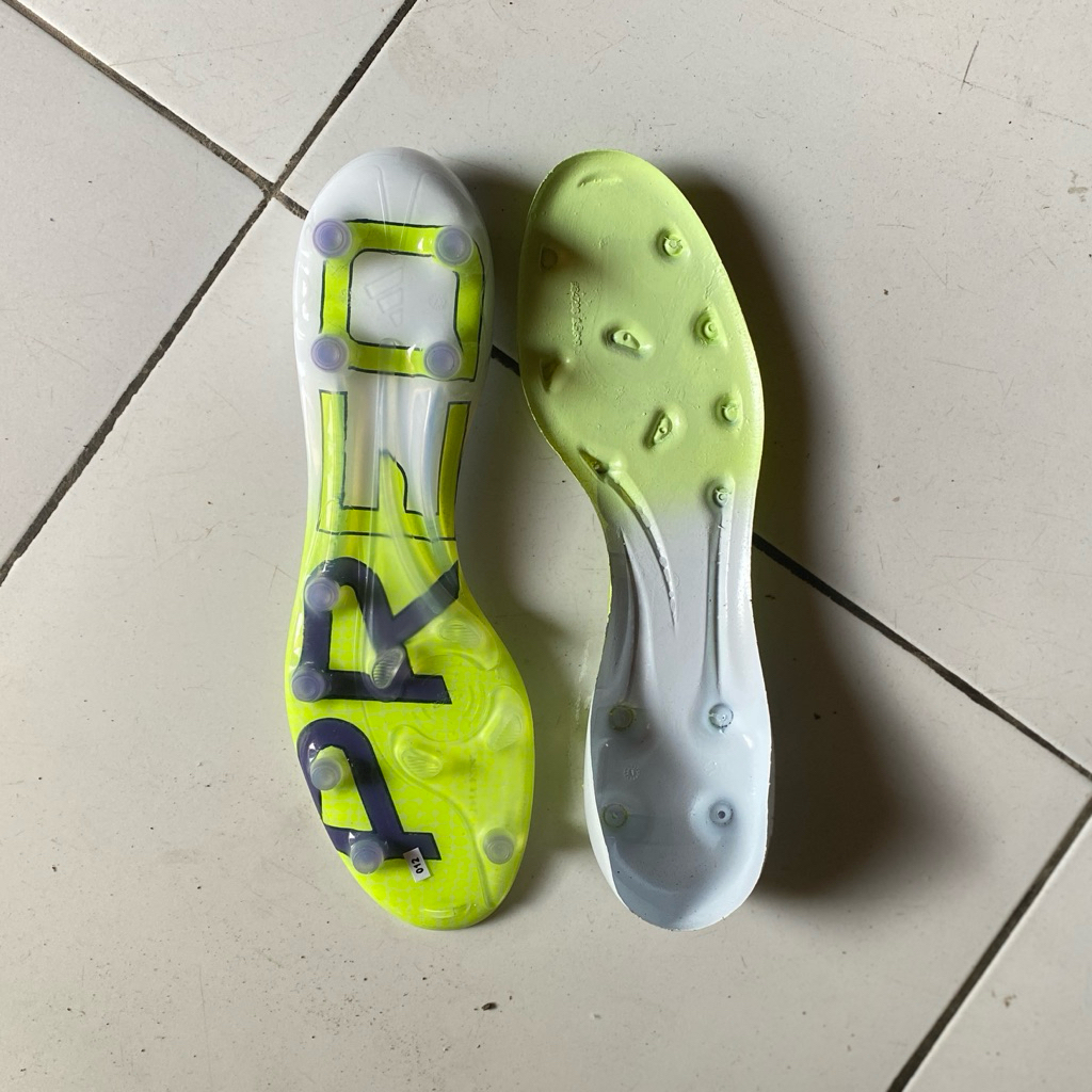 (mangkok) Sol ori sepatu bola adds predator stut bulat