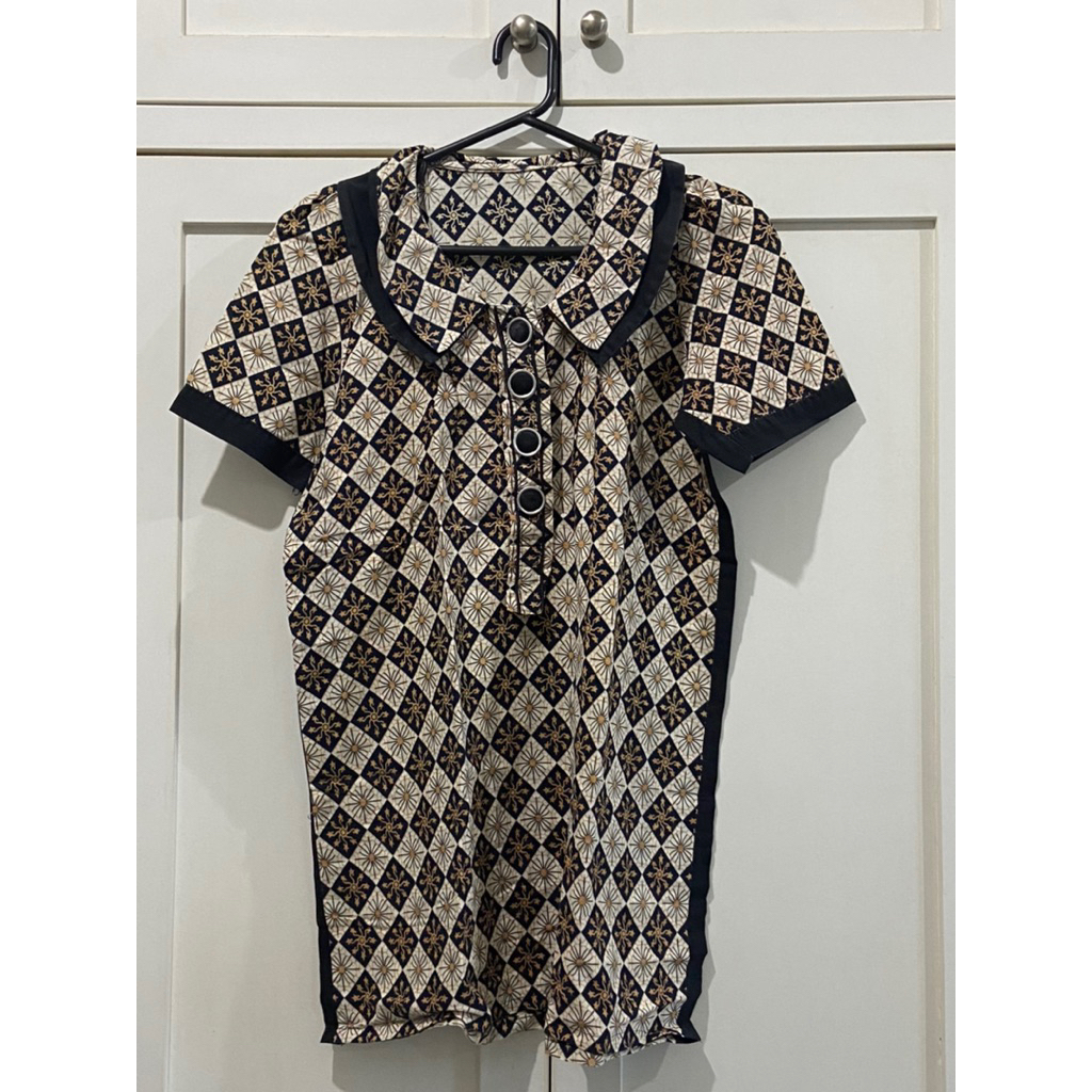 PRELOVED — batik top