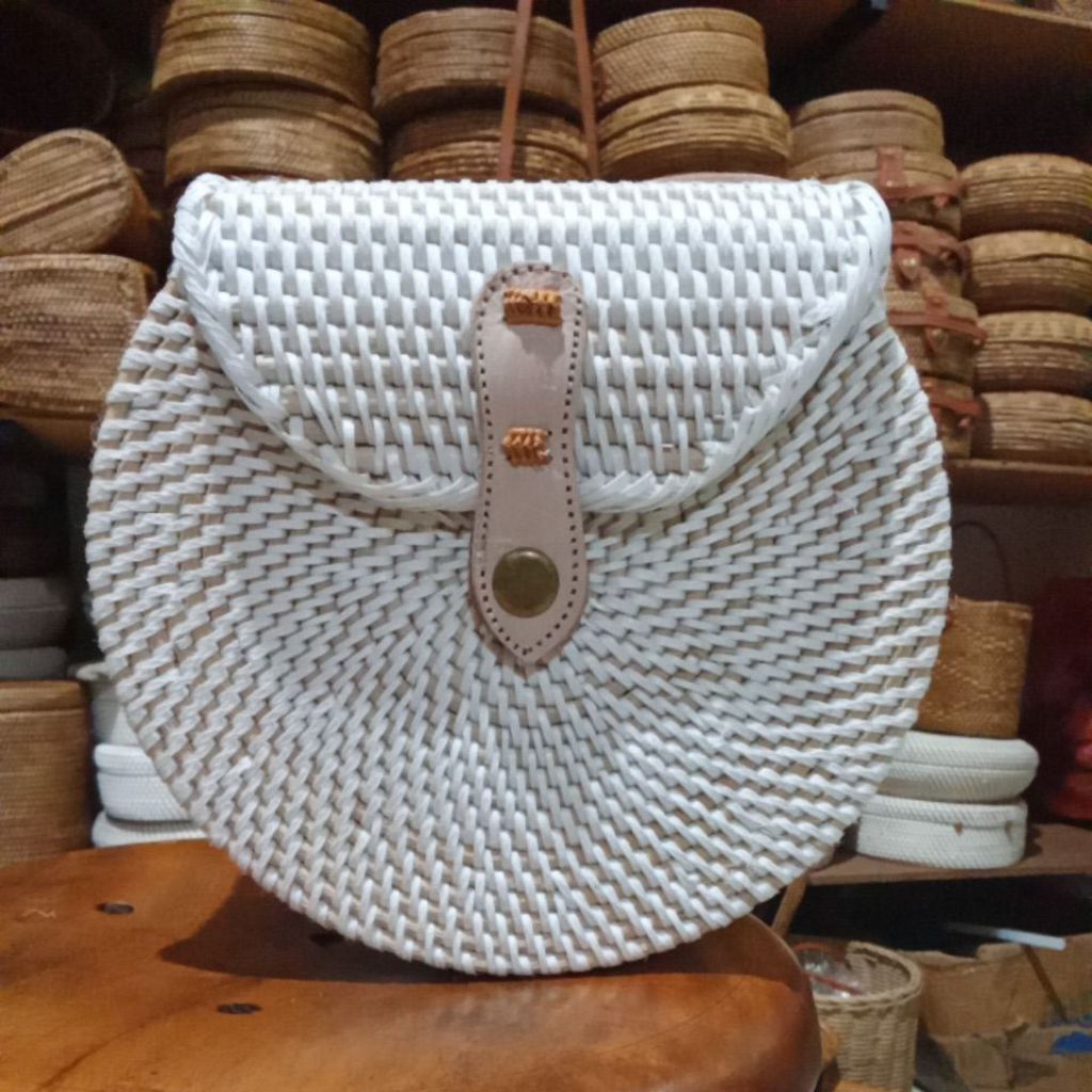 TAS ROTAN DOMPET RODA PUTIH tali kulit sapi asli warna krem