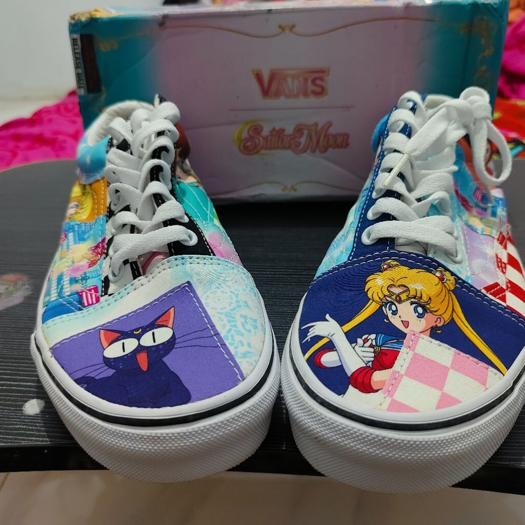 sepatu vans sailor moon