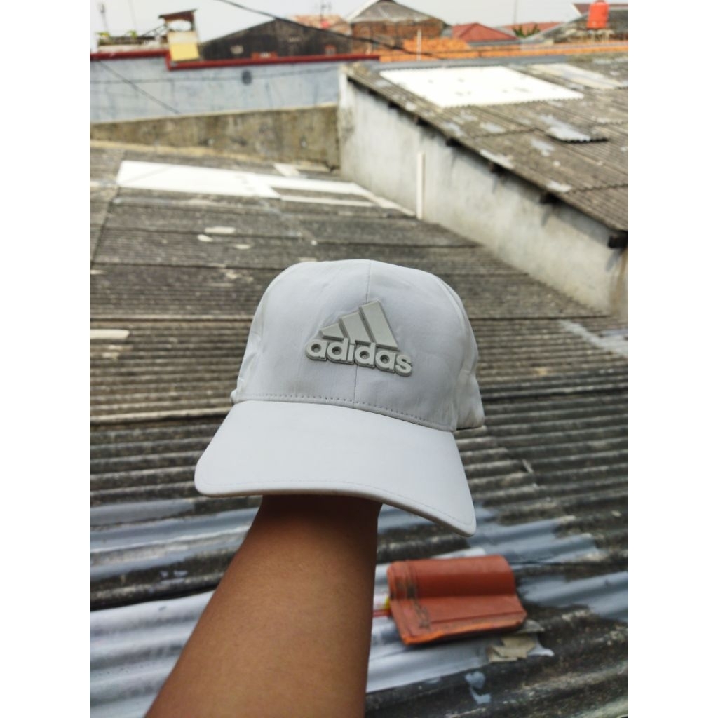 Topi adidas golf putih