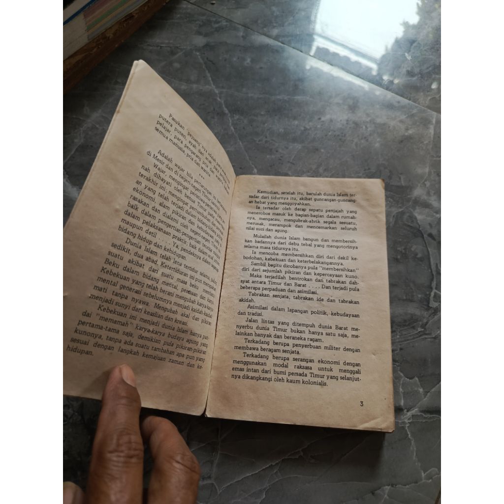 ISLAM DI TENGAH PERTARUNGAN TRADISI - MUHAMMAD QUTHUB-B2