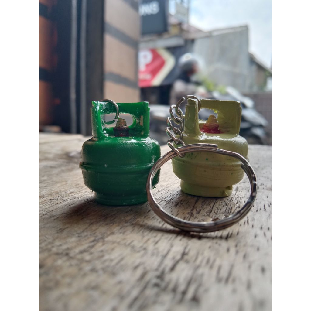 gantungan kunci miniatur tabung gas
