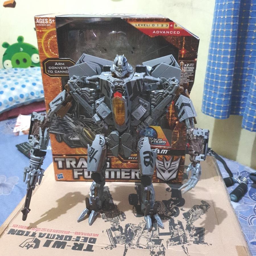 Transformers starscream leader class takara tomy