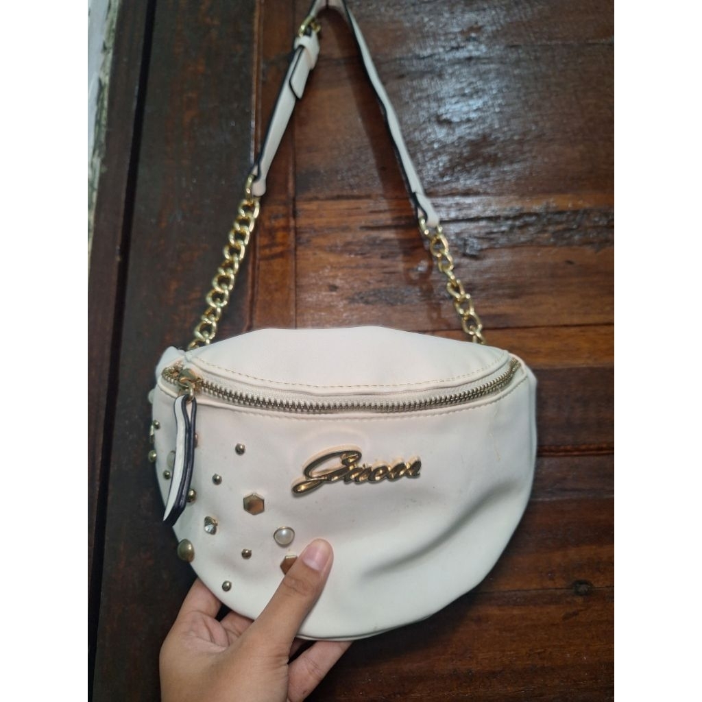 [Preloved beyya] Tas Pinggang Guess Tali Rantai Import