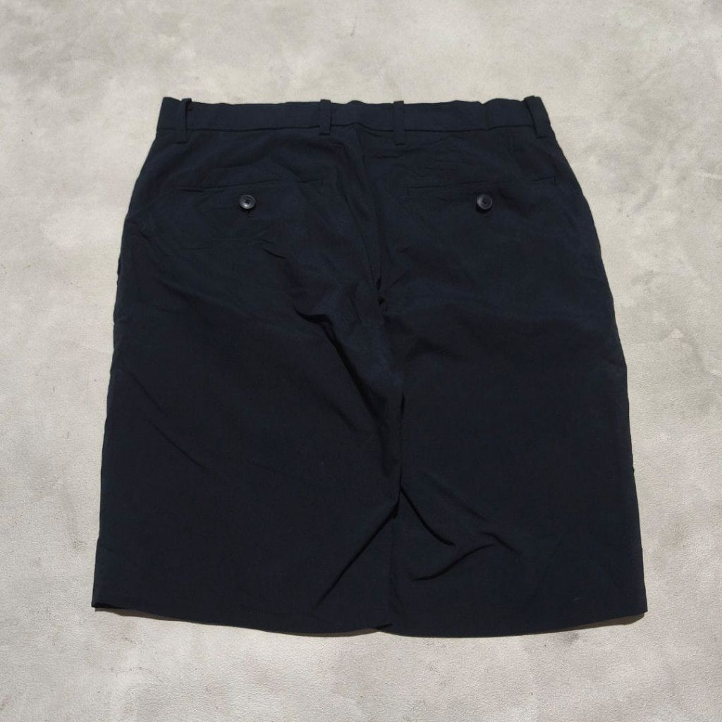Celana pendek pria uniqlo Navy