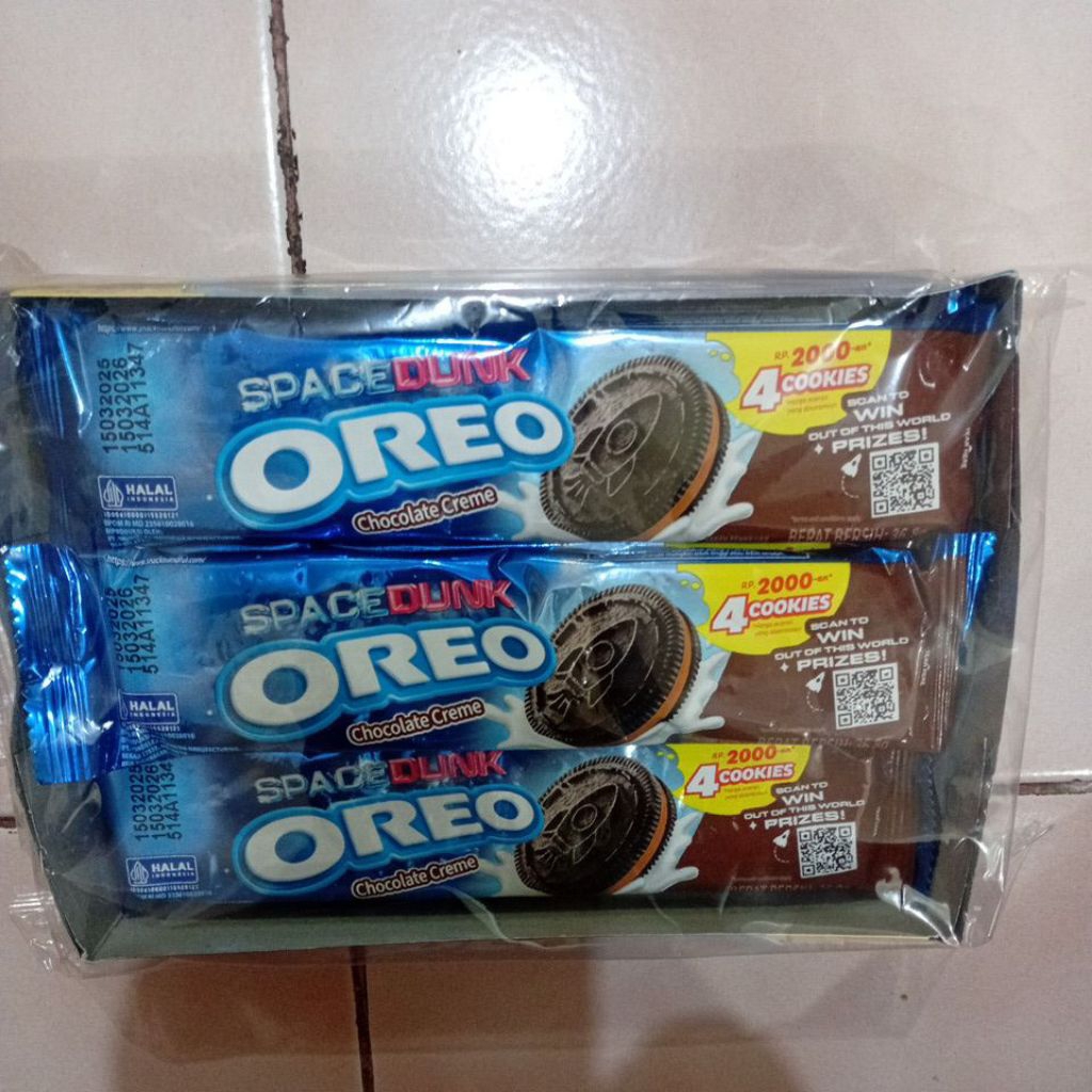 

Biskuit Oreo Space Dunk Box isi 12 Sachet