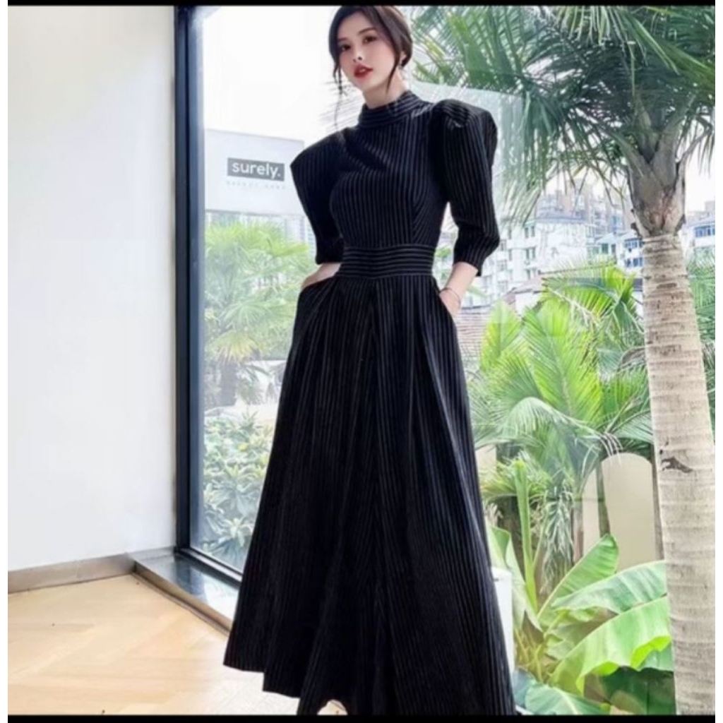 Dress Motif Bunga / Dress Navy / Dress Lengan Panjang / Pantai Bunga / Dress Sifon Motif Bunga / Vin