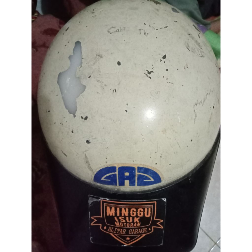 helm jadul DMI putih