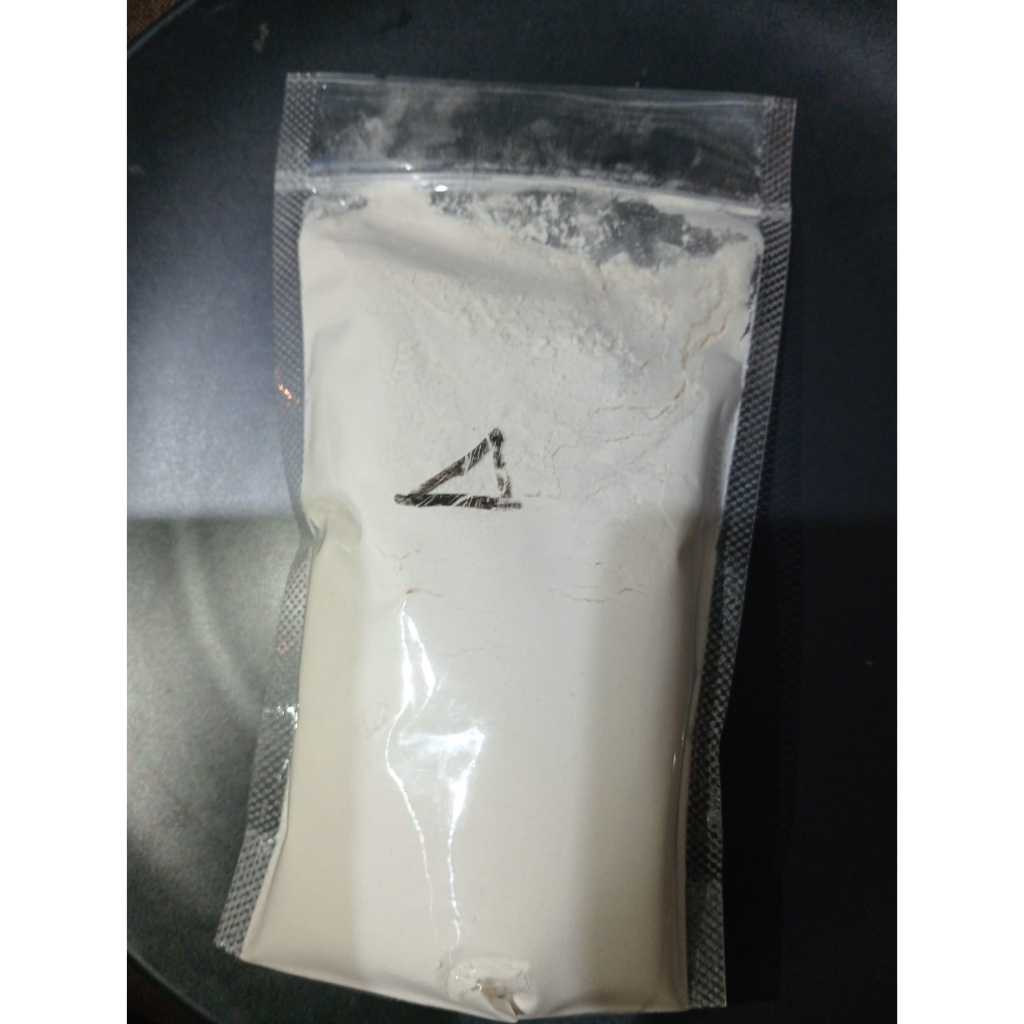 

Tepung Terigu segitiga 250gr
