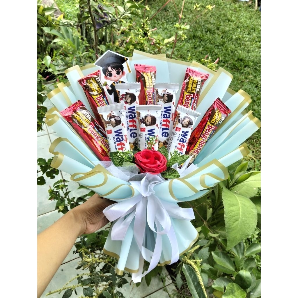 

buket snack gembul hadiah wisuda / buket hadiah ulang tahun / buket bengbeng