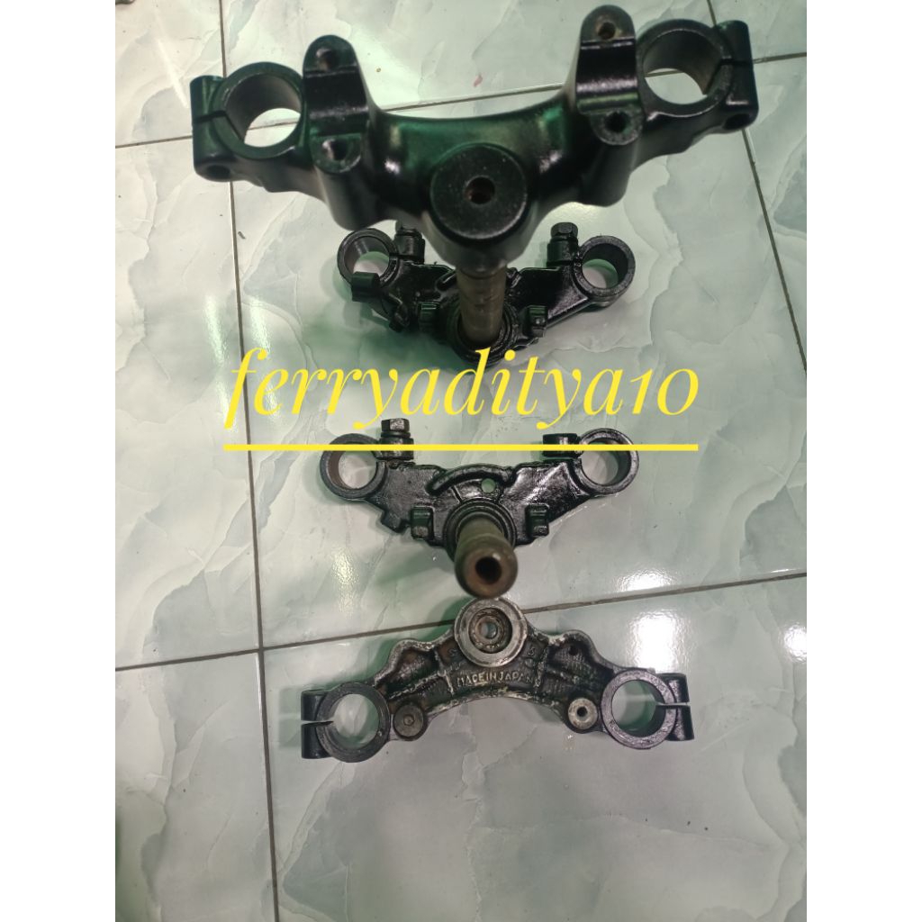 segitiga T atas bawah Suzuki gt100 gt125 gt185 trs original