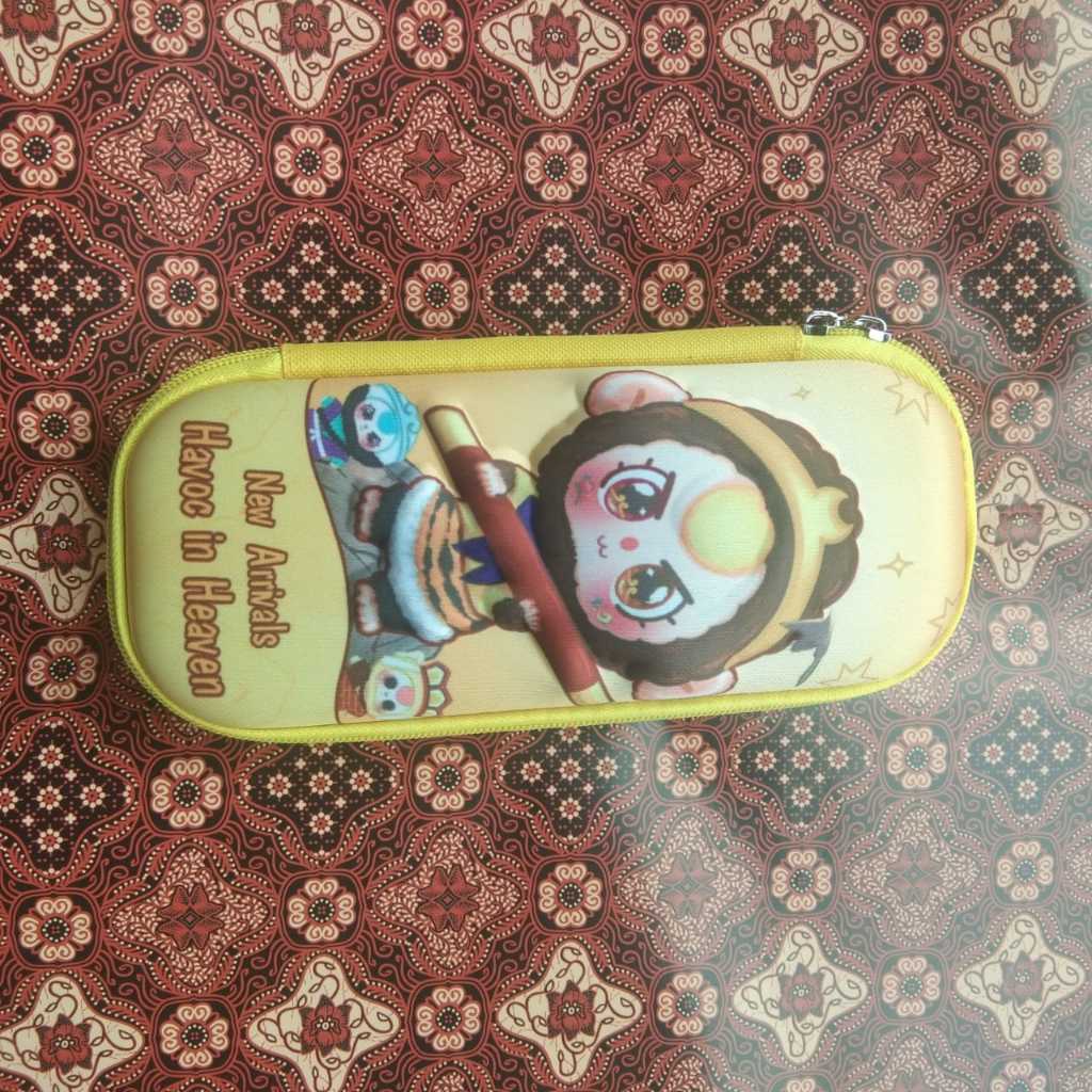 

Tempat Pensil Carakter