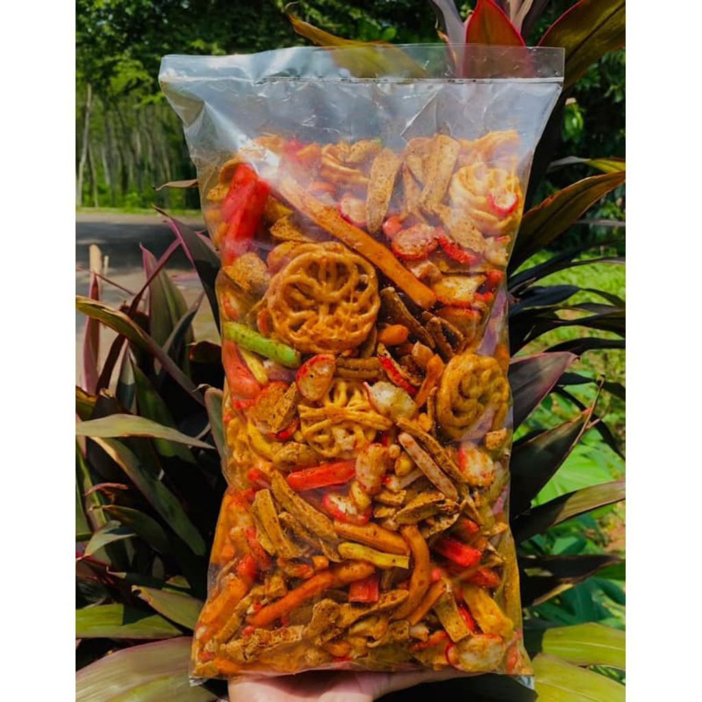 

kerupuk seblak campur mix/ seblak capur beton/ kerupuk rafael / kerupuk jengkol kemasan 1kg