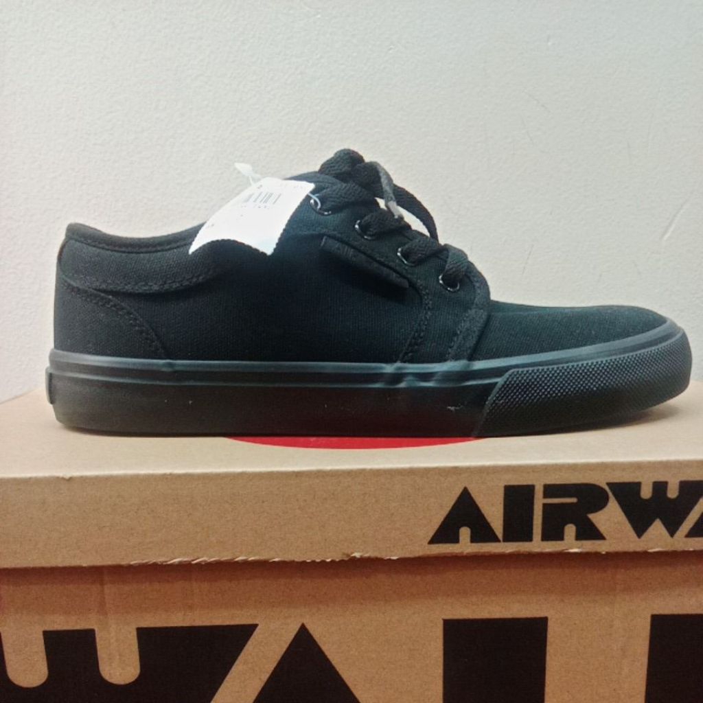 Sepatu sekolah pria Wanita clearance sale Airwalk Towson (size 41.5)
