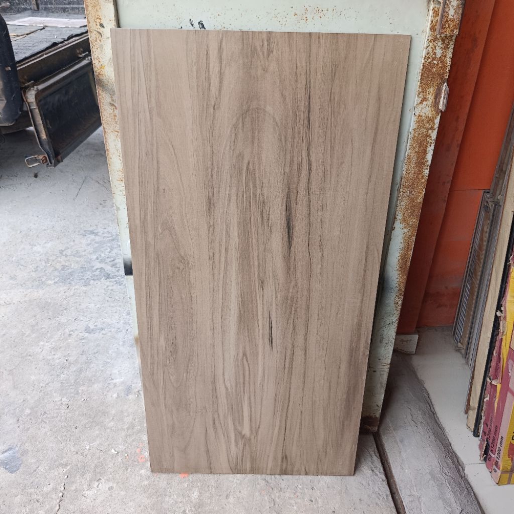 Granit lantai 60x120 motif kayu niro
