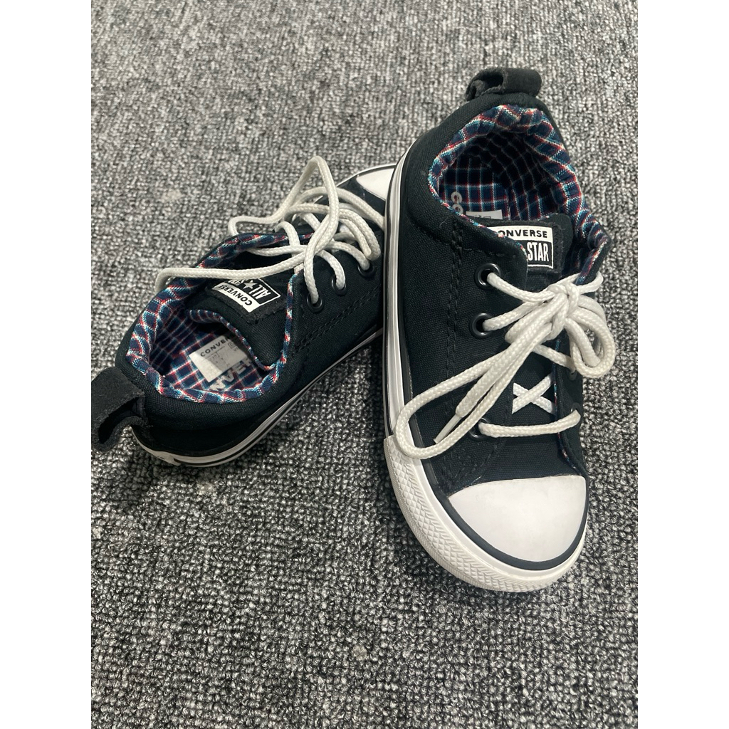 Sepatu jalan unisex/ prelove converse asli ukuran 15cm