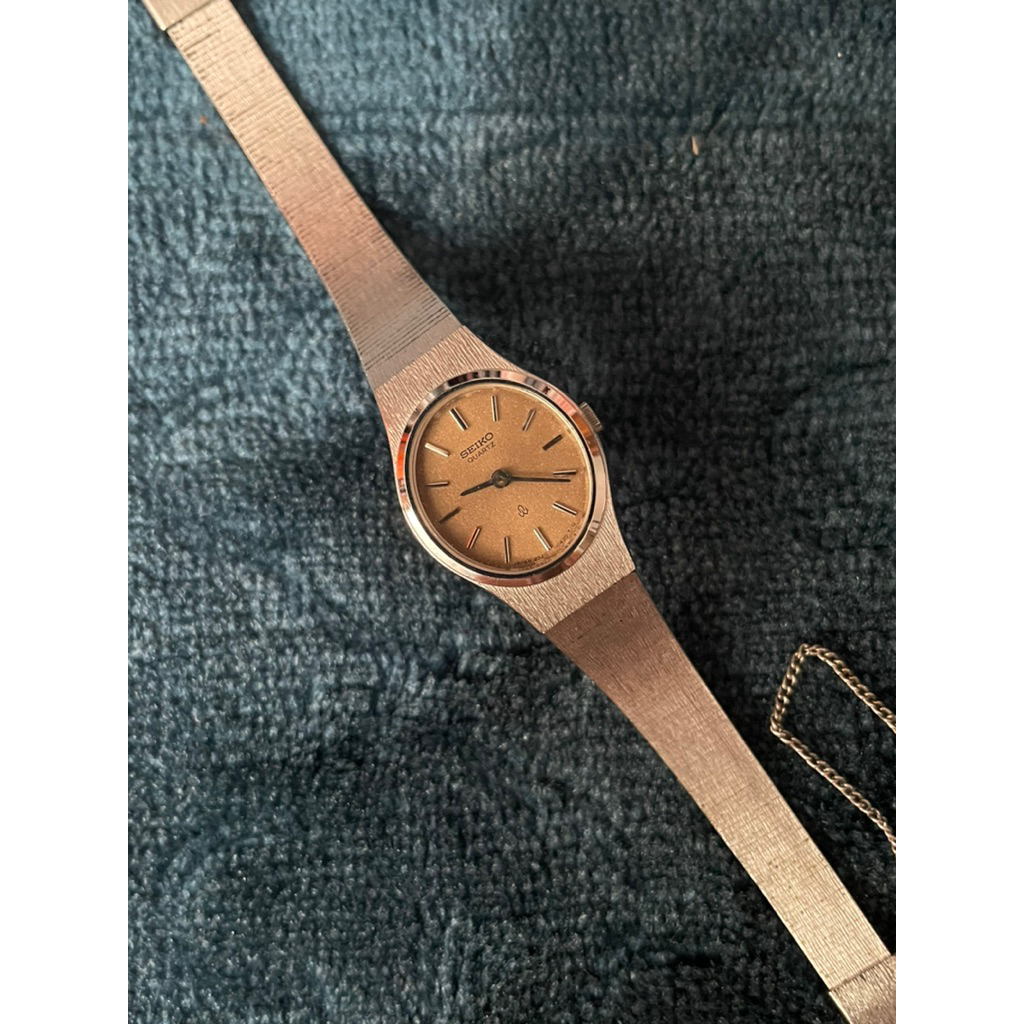 SE1KO QUARTZ TEXTURED DIAL