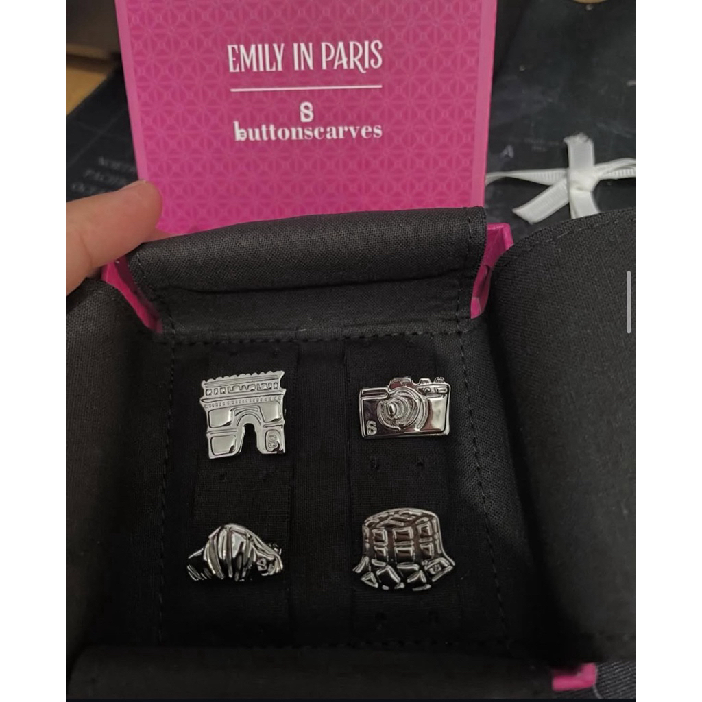 Emily Petite Brooch Silver Buttonscarves