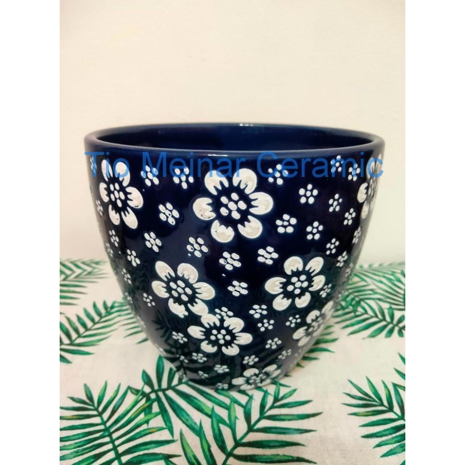 Pot Bunga Keramik Cina Motif Unik