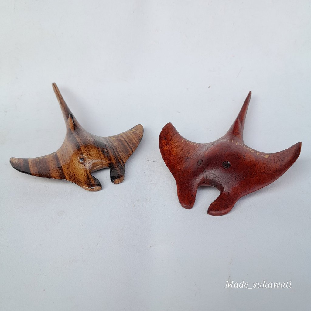 Hiasan Ikan Pari Mini Kerajinan Tangan Bahan Kayu / Ikan Pari