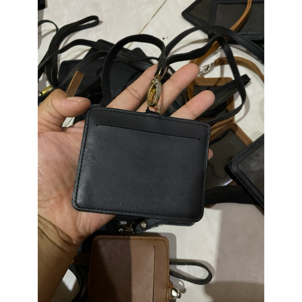 

PROMO TERMURAH Name Tag Id Card Landcape Kulit PREMIUM SATUAN