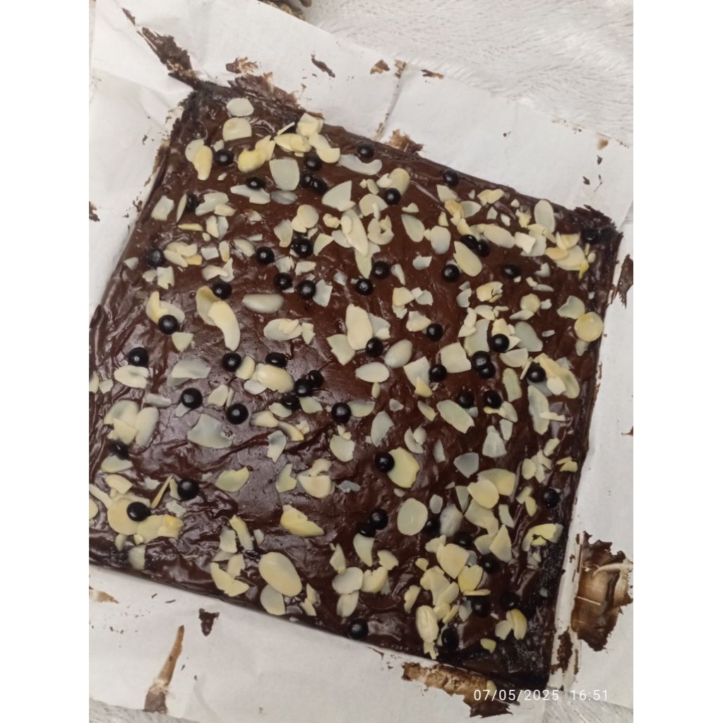 

Fudgy Brownis L 20x20