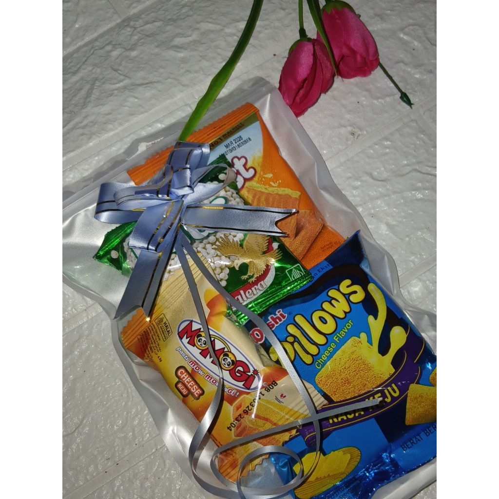 

Snackmini hampers/hadiah ultah/snackgiftmini