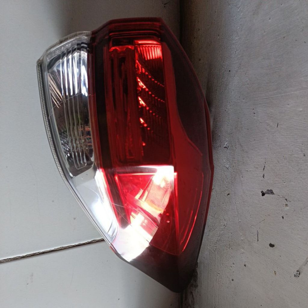 lampu belakang rush dan Terios 2019-2023