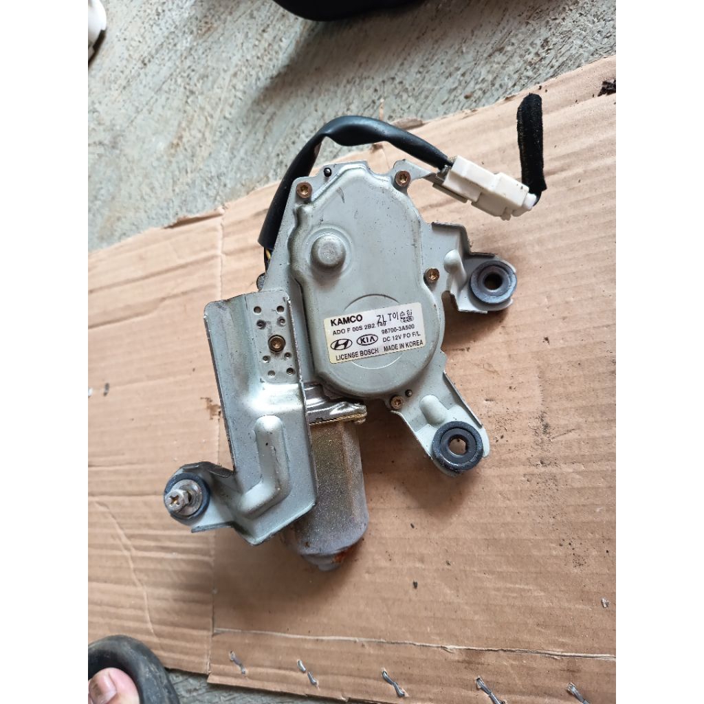 Dinamo wiper belakang hyundai trajet