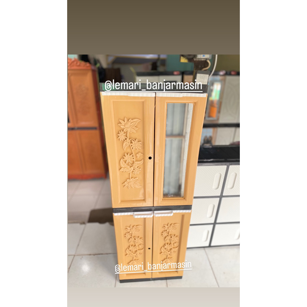 lemari gantungan mini