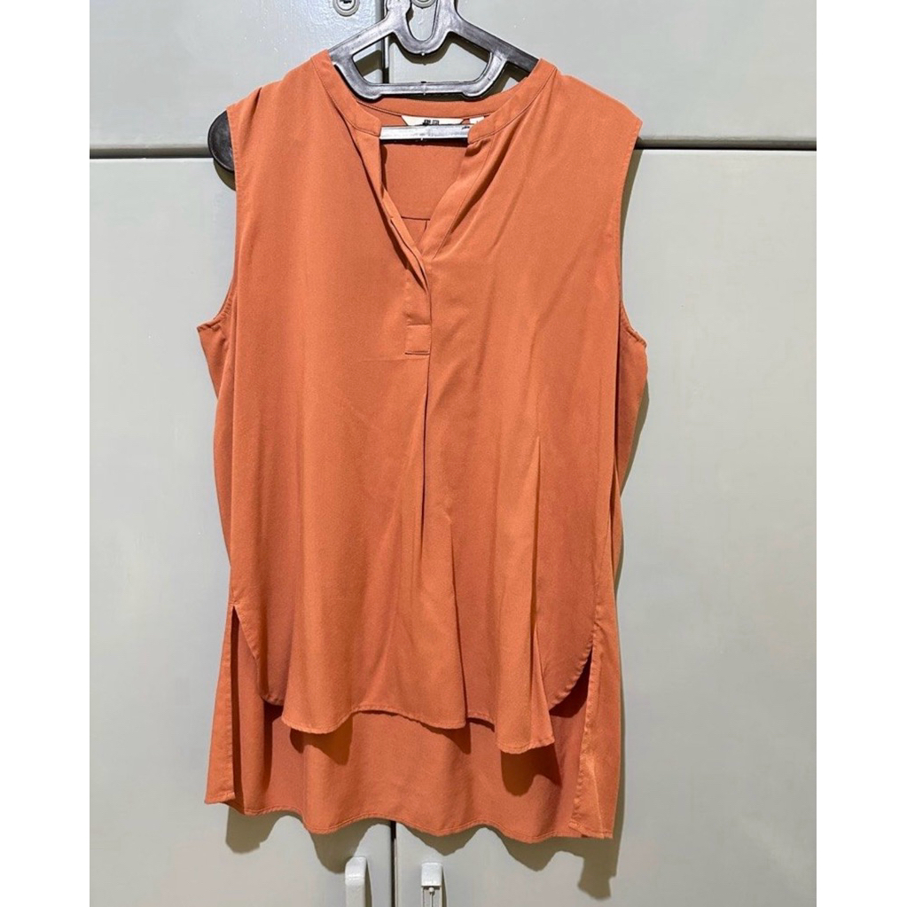 #Preloved Uniqlo rayon Sleeveless Blouse