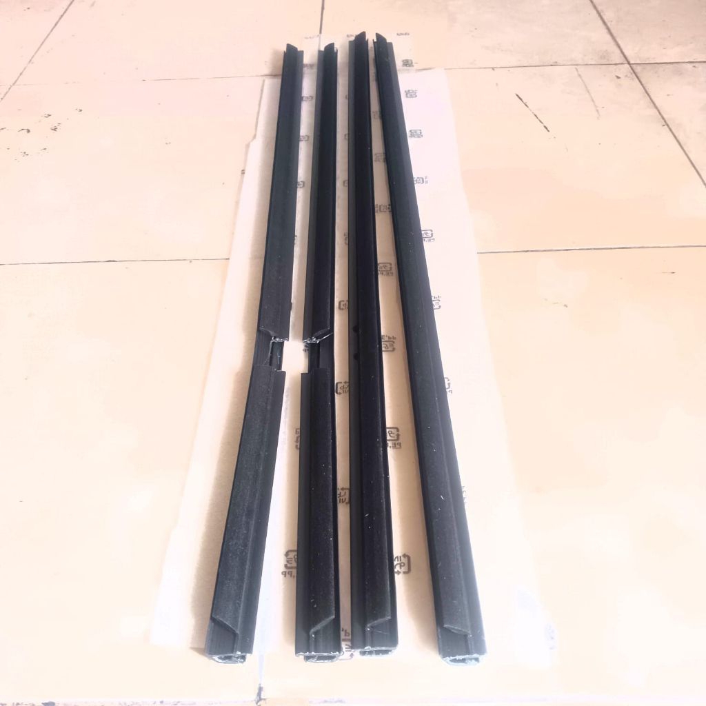 JUAL PELIPIT PELIPIT KACA MOBIL ATAU LIST KACA MOBIL HONDA CITY OEM 2009/2014 PRIGINAL