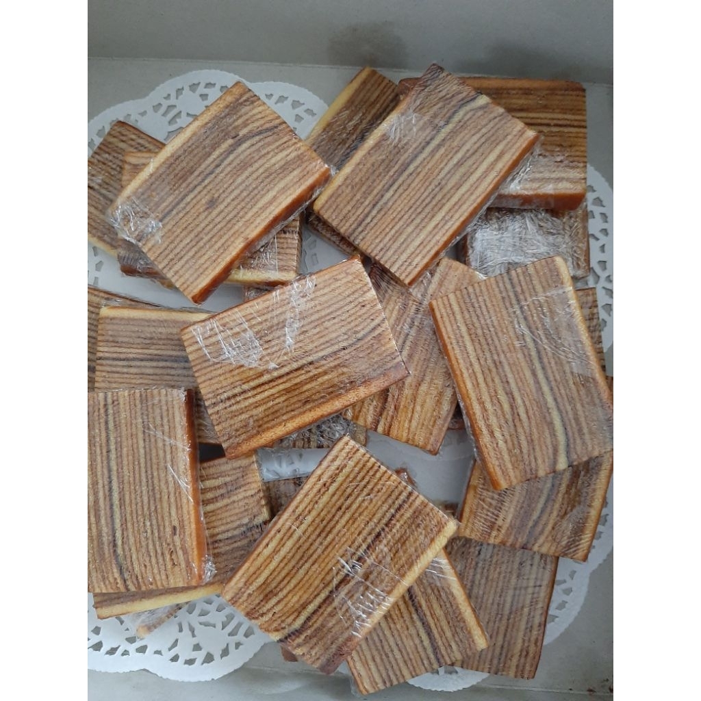 

lapis legit slices