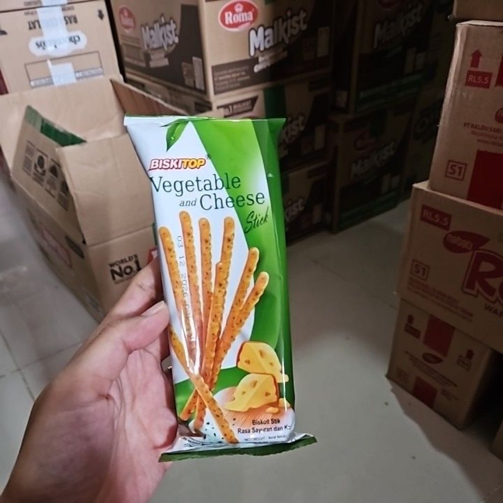 

BISKITOP VEGETABLE AND CHEESE BISKUIT STIK RASA SAYUR DAN KEJU 50 GR