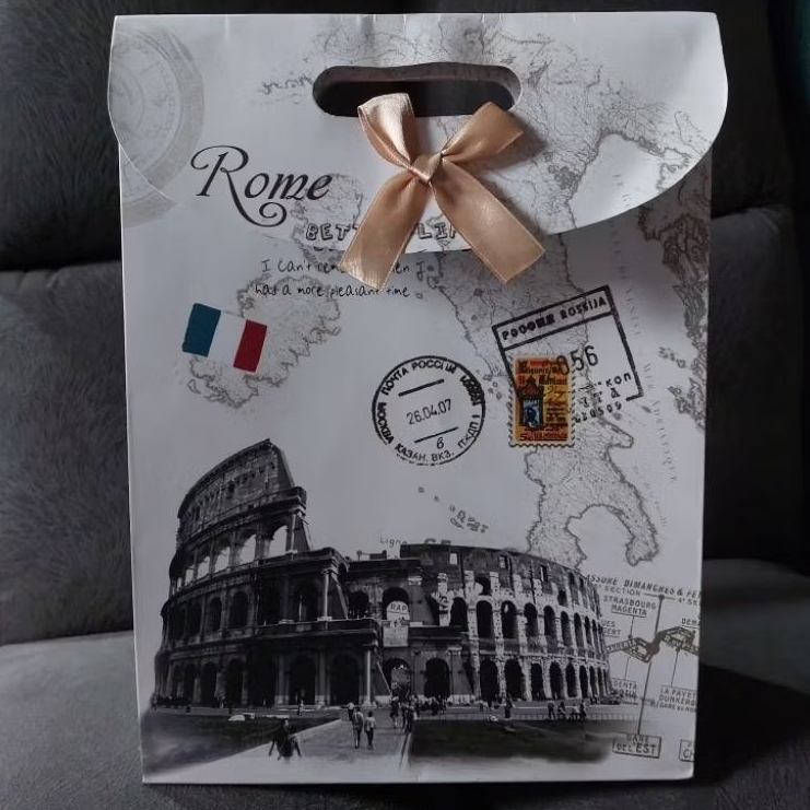 

Tas Kertas Accesories / Tas Kado Souvenir Motif Vintage
