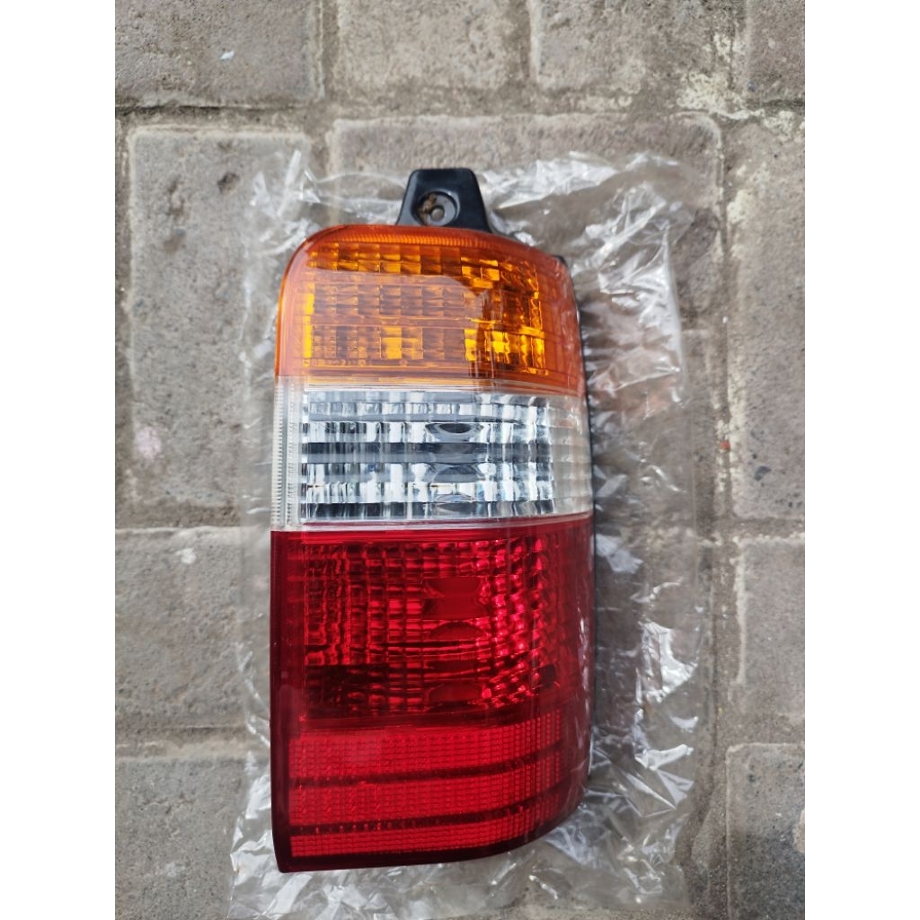 stoplamp kijang kapsul 2003-2004 kanan