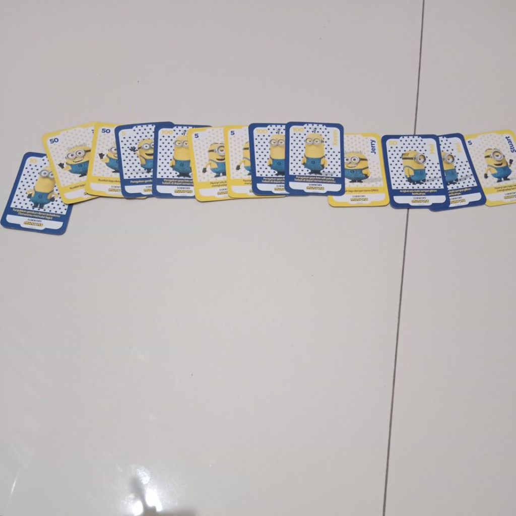 kartu minions oreo per lembar