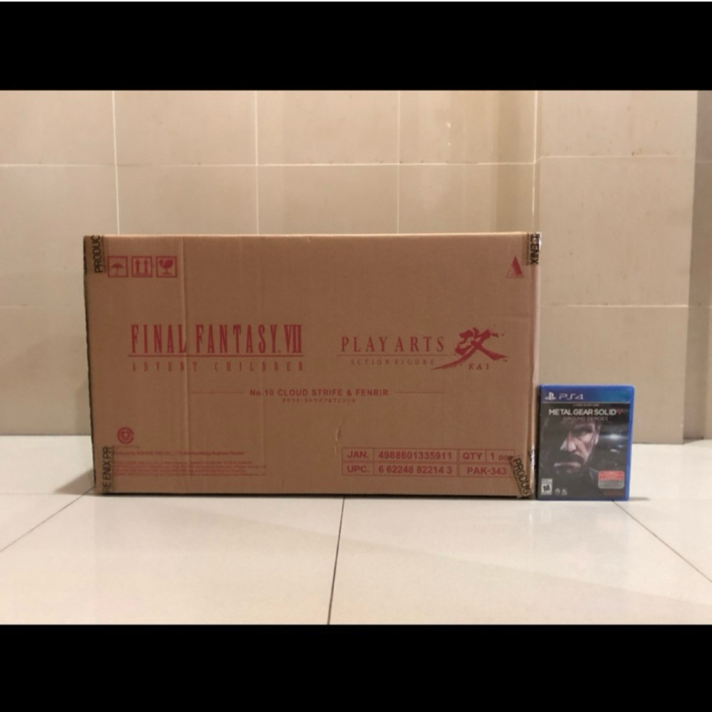 Play Arts Kai: FFVII Advent Children Cloud Strife & Fenrir (Reissue)