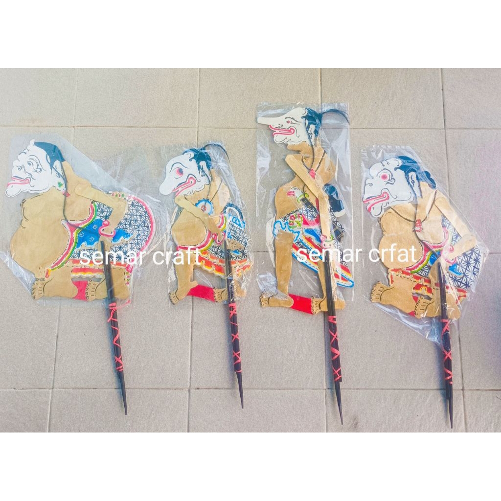 wayang kulit punokawan warna emas standar dalang