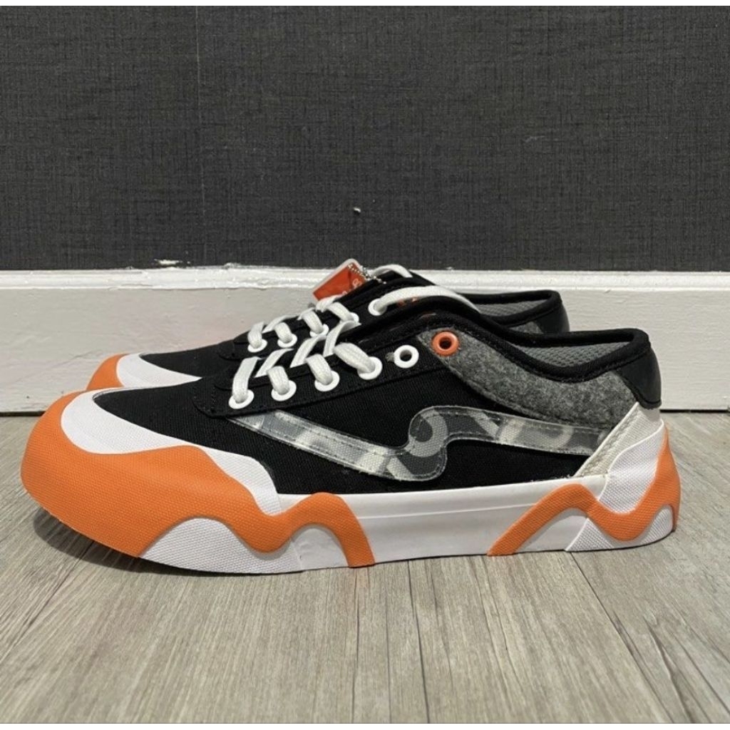 Patrobas x Cleo Low "Black Edition"