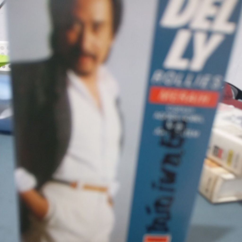 kaset pita original delly rollies meraih