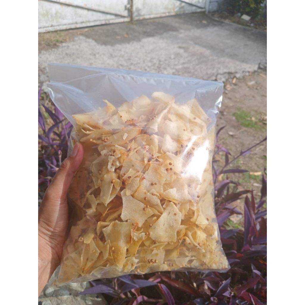 

KERIPIK SINGKONG KRIWIL KETUMBAR 500gr GURIH RENYAH BEST SELLER!